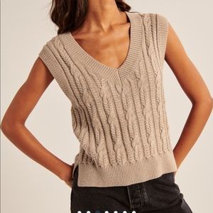 Abercrombie & Fitch V-Neck Sweater Vest